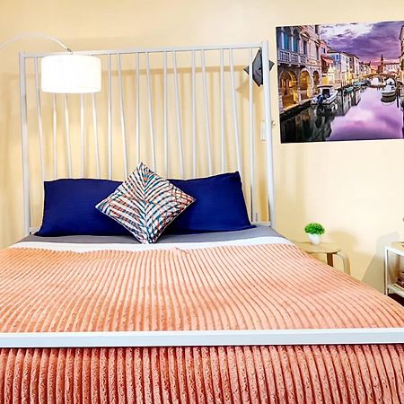 تاغويغ Spacious Cozy Suite At The Venice Mall With Free Parking And Washing Machine (Adults Only) المظهر الخارجي الصورة