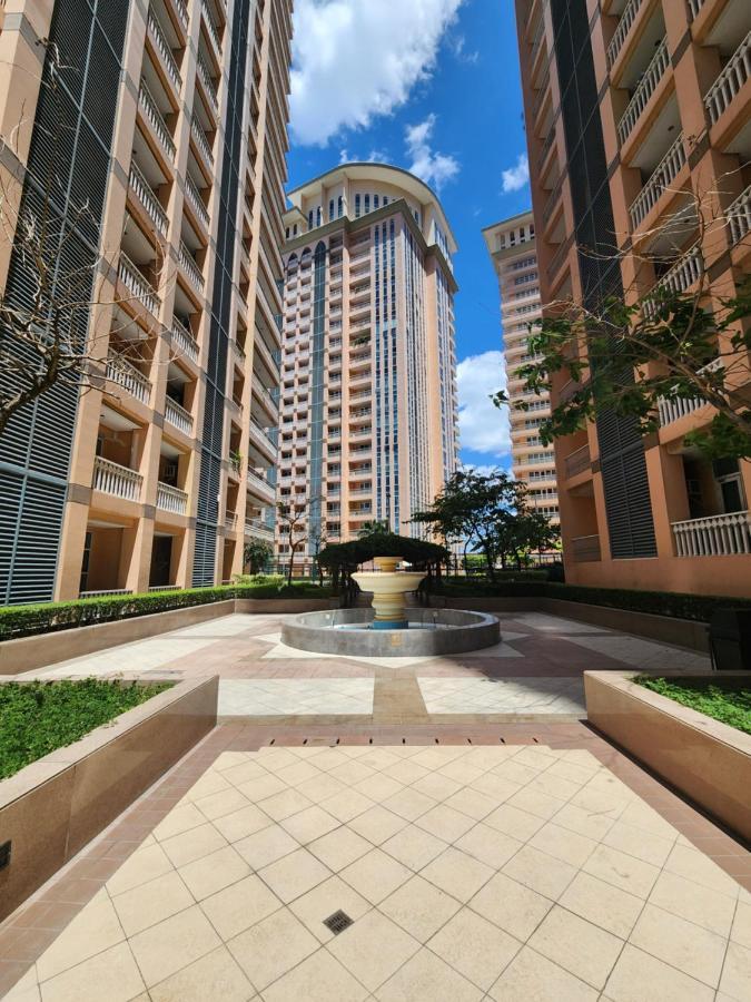 تاغويغ Spacious Cozy Suite At The Venice Mall With Free Parking And Washing Machine (Adults Only) المظهر الخارجي الصورة