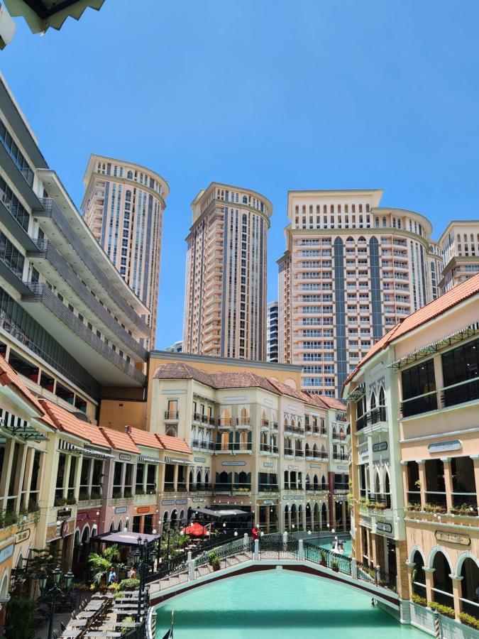 تاغويغ Spacious Cozy Suite At The Venice Mall With Free Parking And Washing Machine (Adults Only) المظهر الخارجي الصورة